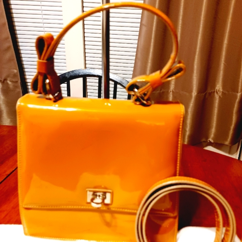 Salvatore Ferragamo Vintage Gancini Bag Patent leather. Authentic